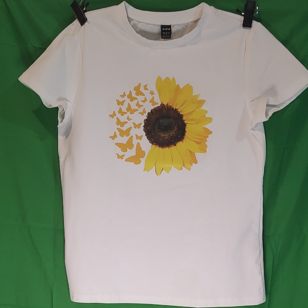 Shein White Sunflower Graphic T-Shirt Size M